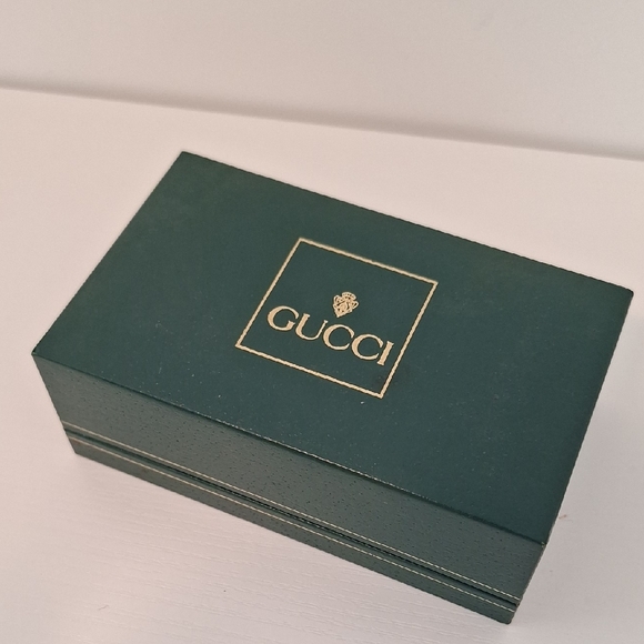 Gucci Women's Gold Watch with Colorful Bezels - Picture 4 of 8